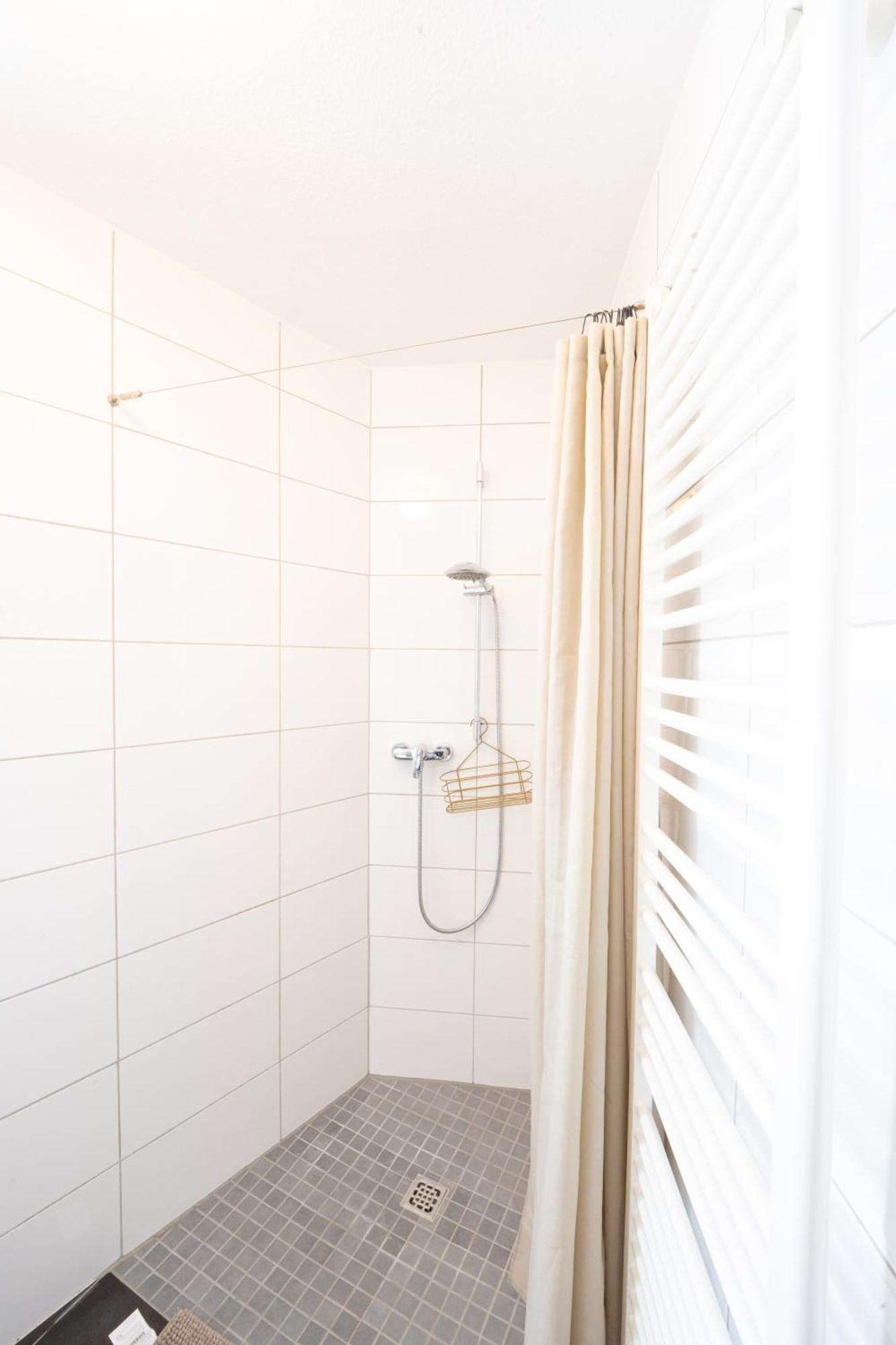 -Super Zentrales Zimmer- Direkt An Der Lutter! Bielefeld Esterno foto